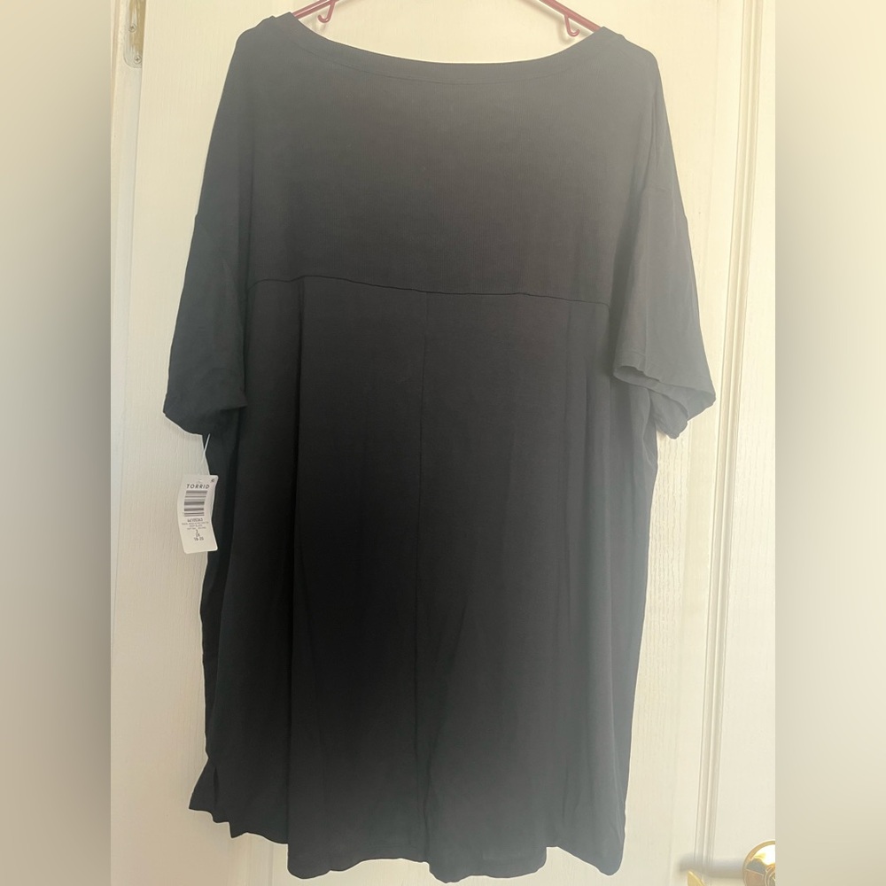 Torrid NWT TRU Black short sleeve shirt. 2 - Picture 2 of 5